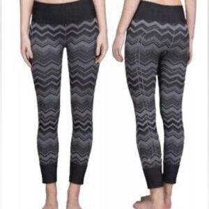 4046 - LULULEMON Ebb To Street Pant Heathered slate Knit